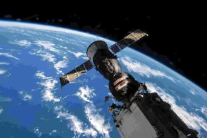 La navicella russa Soyuz cambia posizione sulla ISS per liberare uno slot all'arrivo di una nuova crew di astronauti sulla stazione