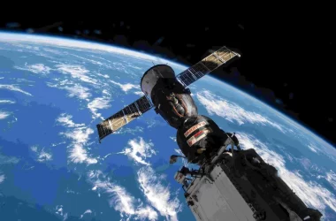 La navicella russa Soyuz cambia posizione sulla ISS per liberare uno slot all'arrivo di una nuova crew di astronauti sulla stazione