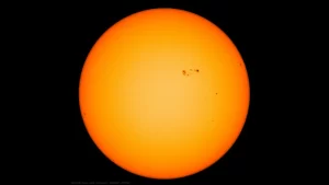 la macchia solare sulla superficie del sole rilevata a Giugno 2022