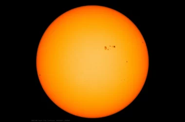 la macchia solare sulla superficie del sole rilevata a Giugno 2022