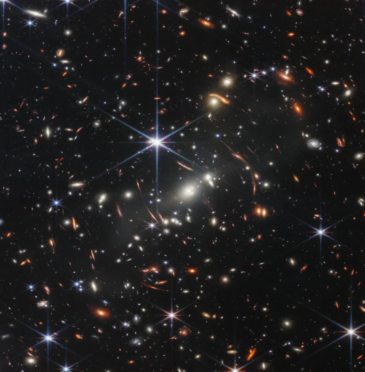 Il Deep Field del telescopio spaziale James Webb sull'ammasso di galassie SMACS 0723