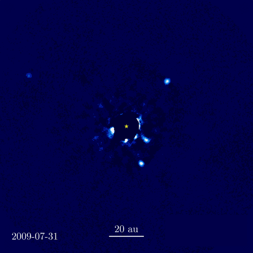 La stella HR 8799 con i 4 pianeti in orbita. 