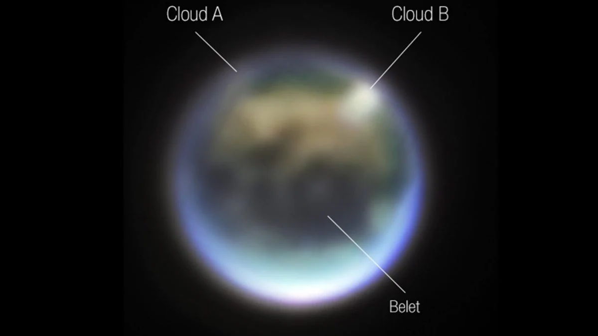 Per la prima volta il telescopio spaziale James Webb ha osservato la luna di Saturno, Titano, immortalando due formazioni nuvolose.