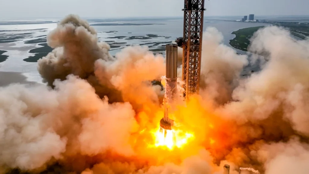 L'azienda spaziale di Elon Musk, la SpaceX, ha finalmente testato ed acceso in contemporanea i 31 motori del Booster7 sul pad di lancio
