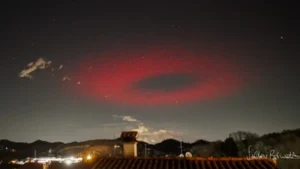 Enorme anneau rouge sur l'Italie a suscité la terreur. Ce n'est pas un OVNI, c'est juste un phénomène naturel rare de nature électromagnétique