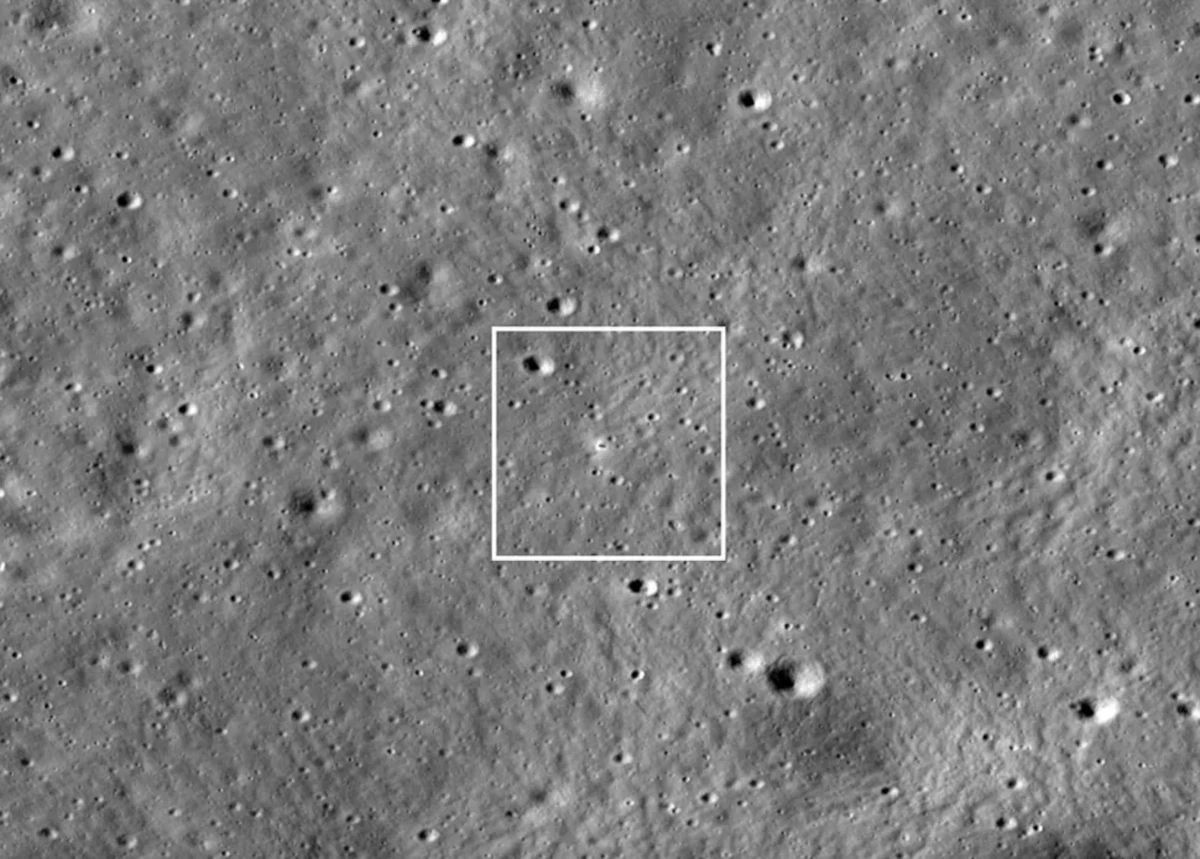 El Lunar Reconnaissance Orbiter de la NASA capturó imágenes de la nave espacial india Chandrayaan-3 aterrizada cerca del Polo Sur
