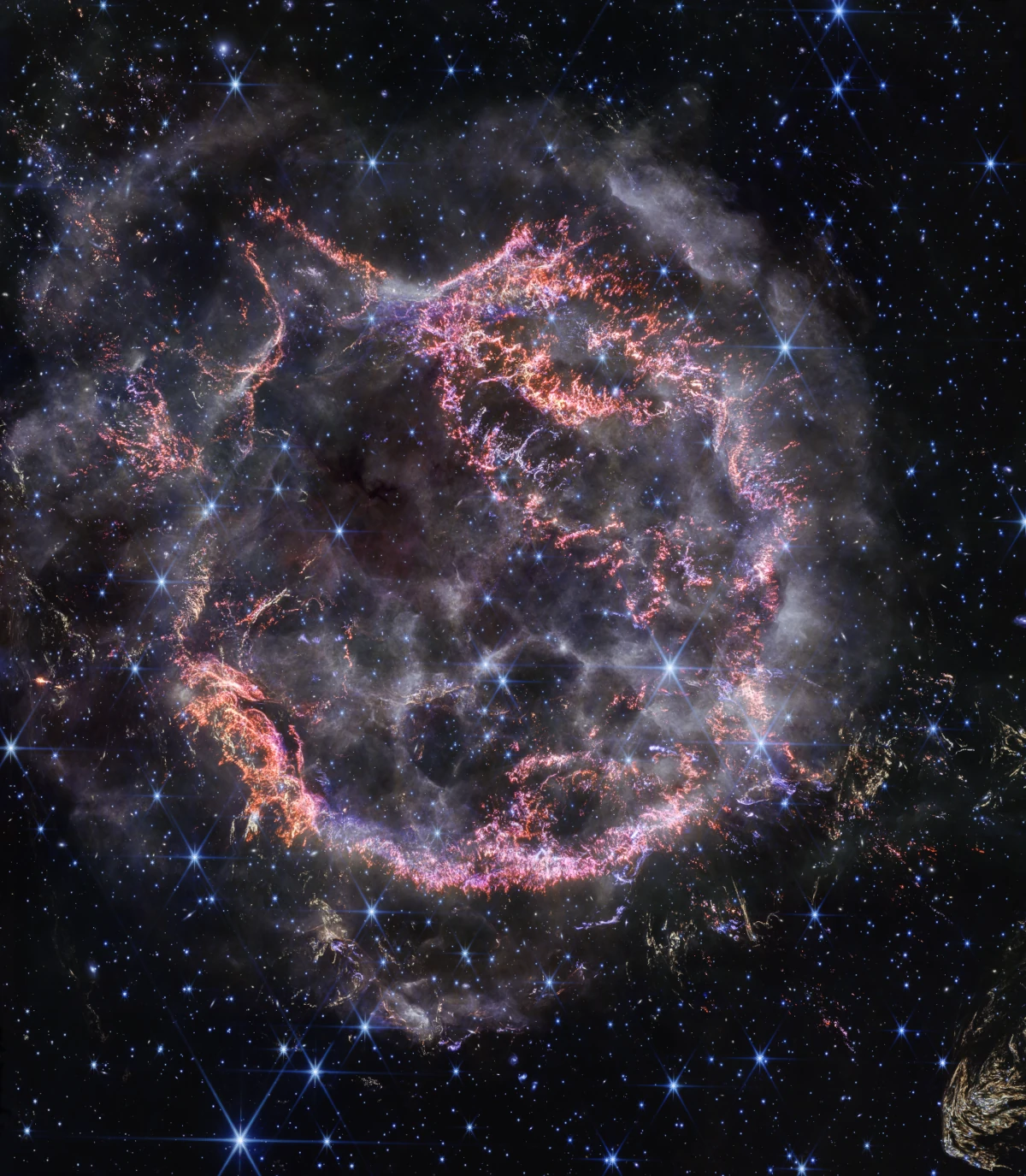 L'ultima immagine del James Webb Space Telescope ha mostrato dettagli stupendi dellla supernova Cassiopea A (Cas A)