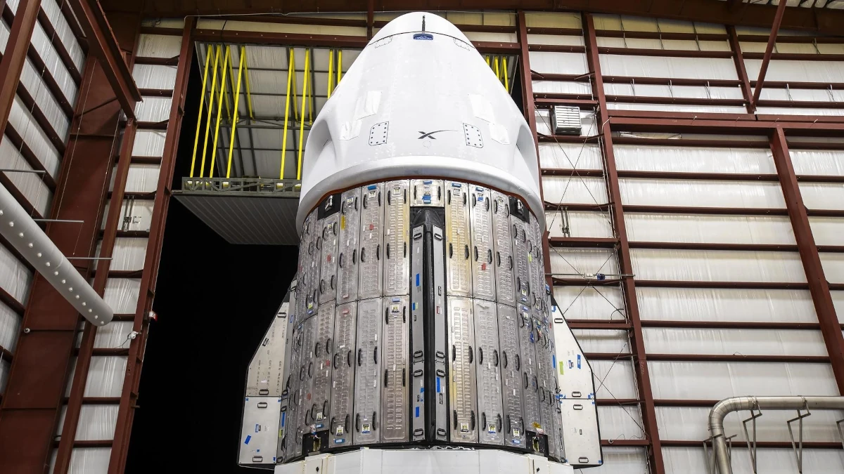 La NASA e la SpaceX stanno cercando di estendere la durata della missione Crew Dragon oltre i voli previsti dal precedente contratto